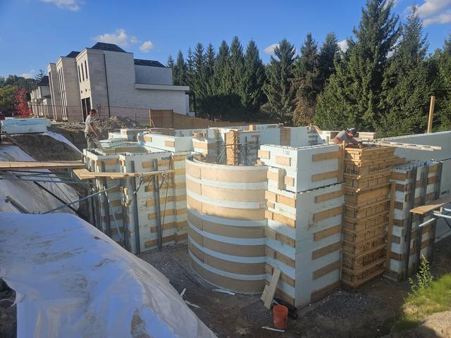 A radius wall formed in ICF — the block will follow a curve if the design asks for one